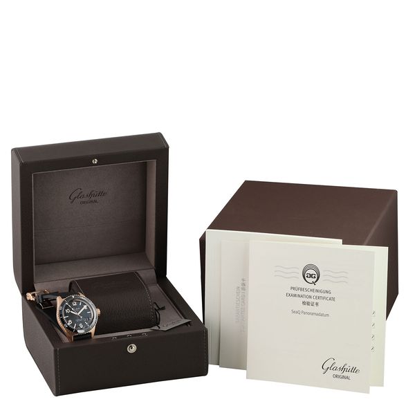 Glashutte Original SeaQ Panorama Date 1-36-13-03-90-34